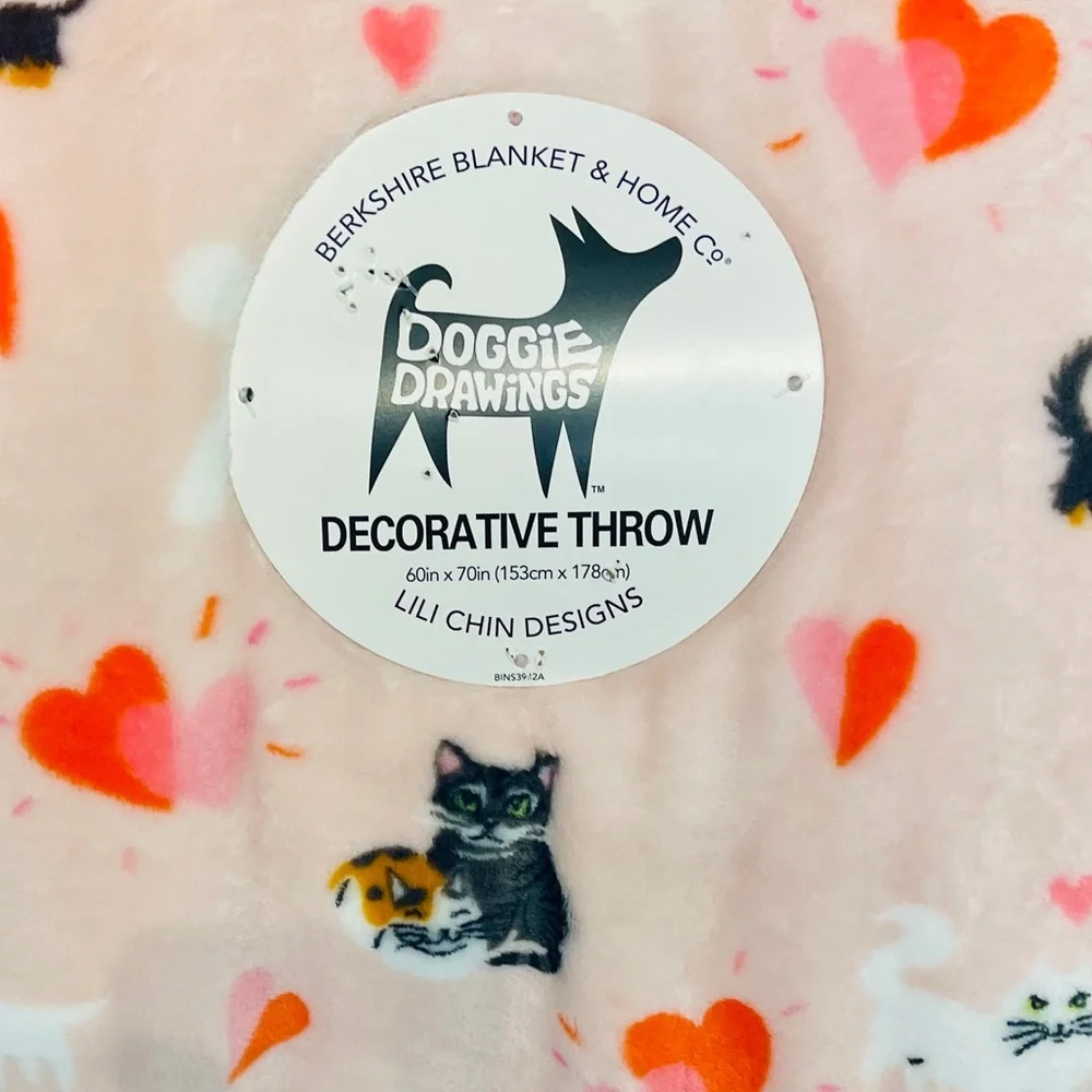 Valentine Cats & Dogs Dachshund Poodle  Pink Plush Throw blanket NWT 50”x70 NWT